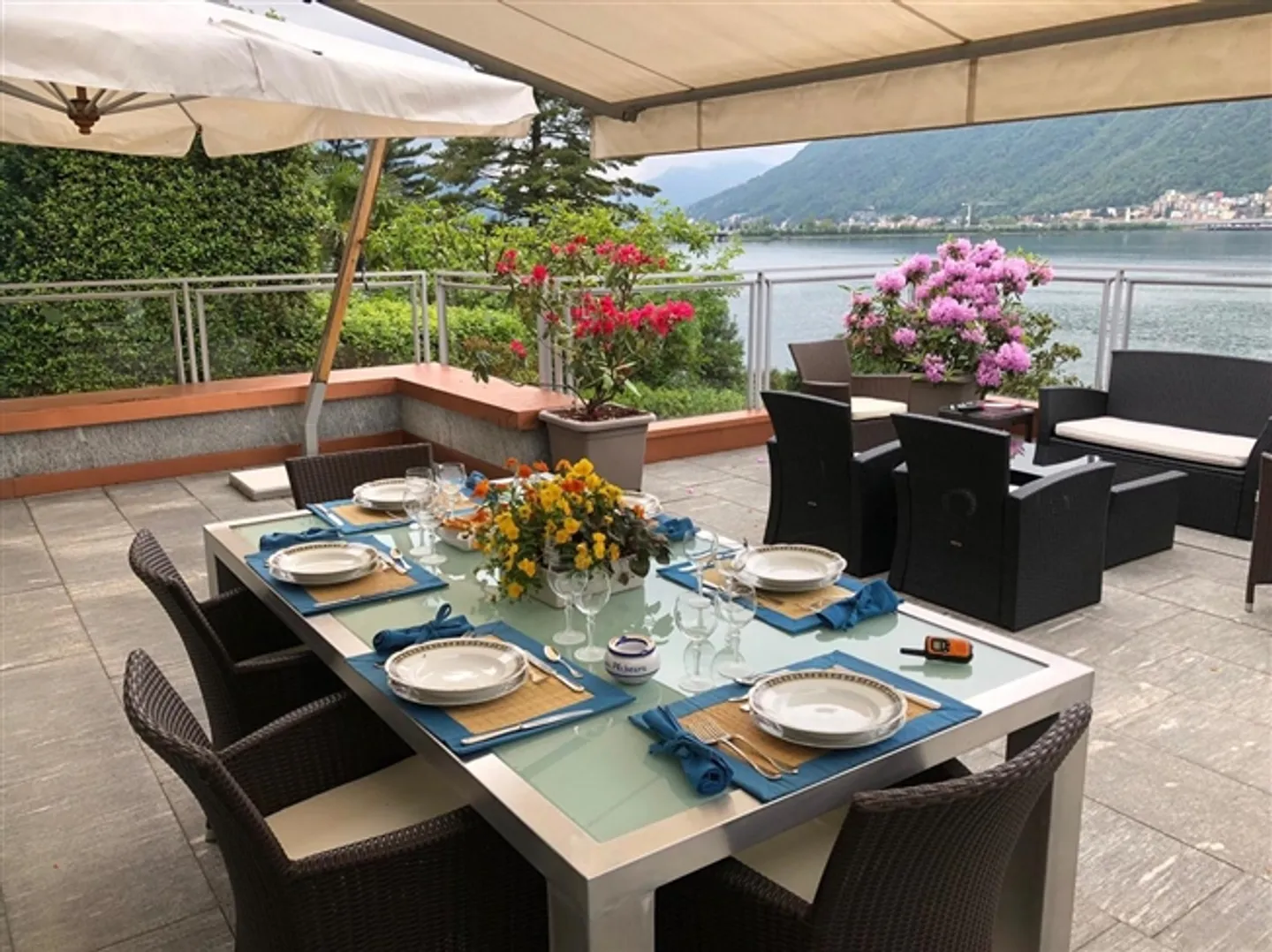 BISSONE
Prestigious Penthouse
Feet in the water - Photo 4 of 7