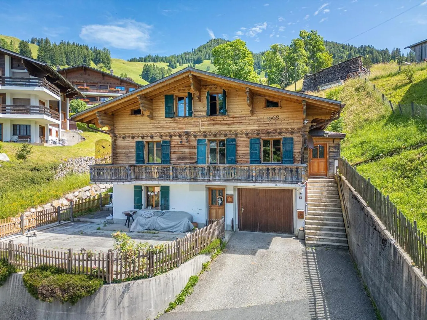 Charmantes Chalet mit Renovierungspotenzial - Foto 1 von 6