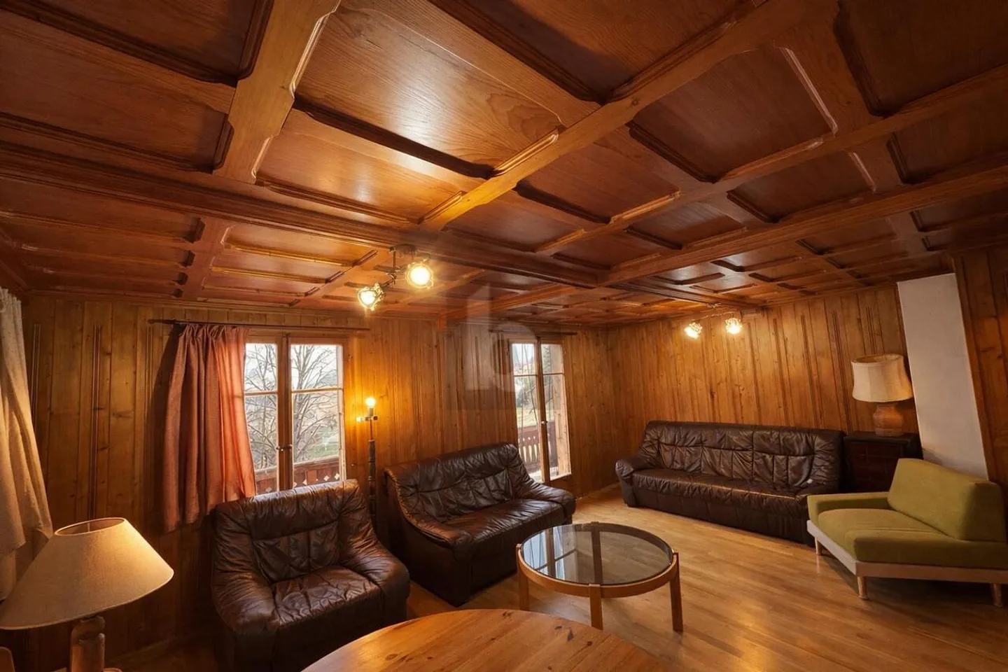 Charmantes Chalet mit Renovierungspotenzial - Foto 3 von 6