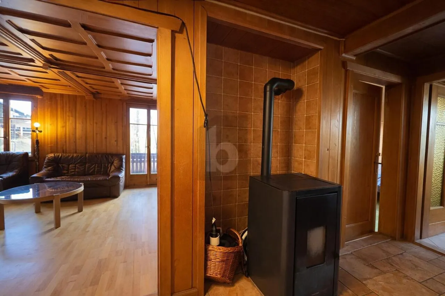 Charmantes Chalet mit Renovierungspotenzial - Foto 5 von 6