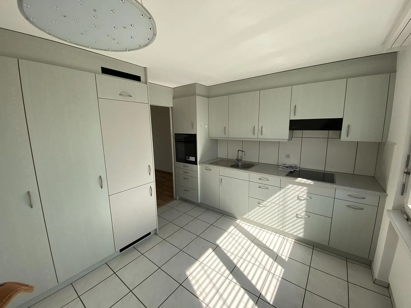 Appartement 3 1/2 pièces bien entretenu (3ème étage) dans un quartier résidentiel calme - Photo 6 sur 7