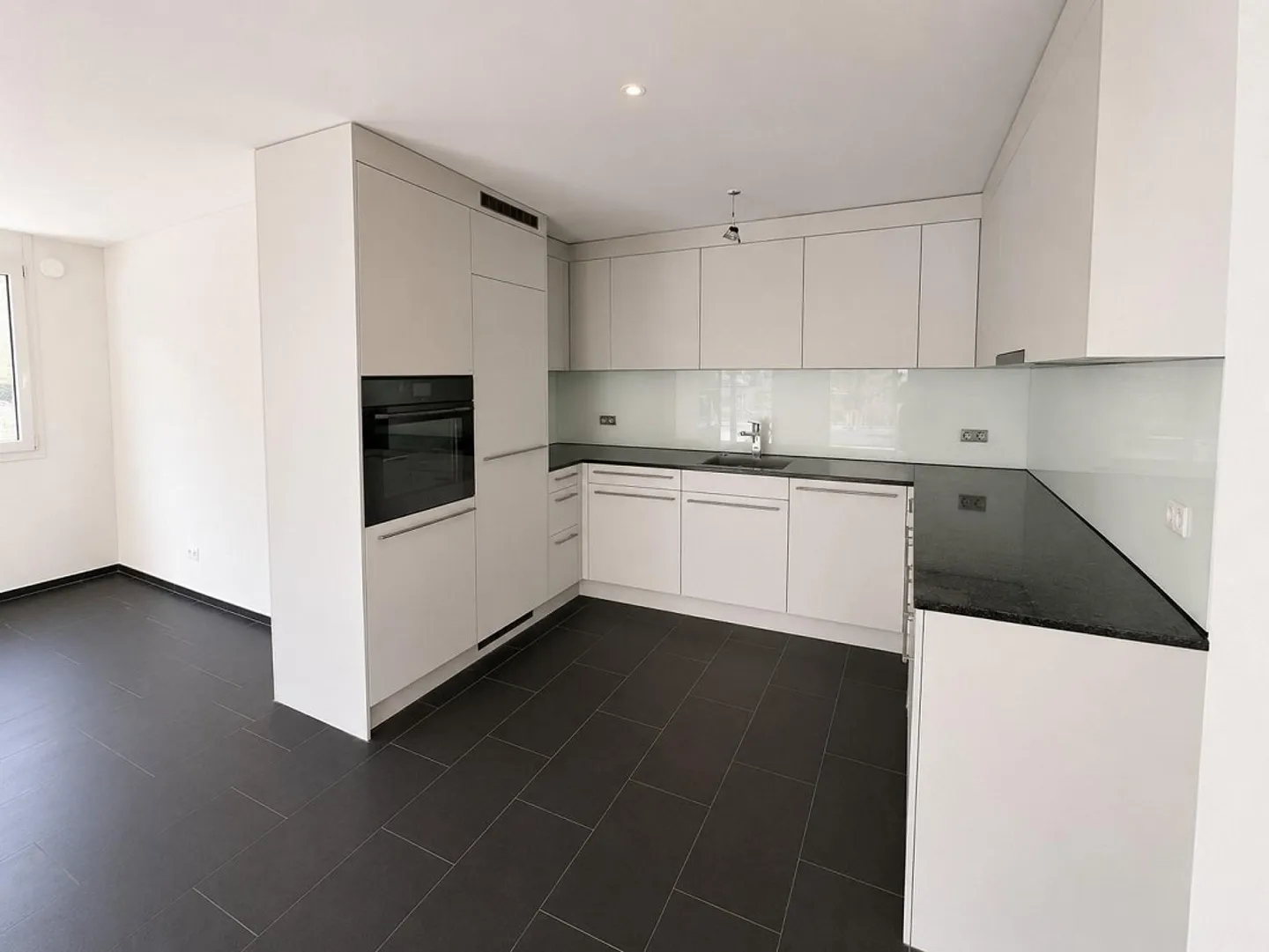 Moderne 4.5-Zimmer-Wohnung - Foto 3 von 14