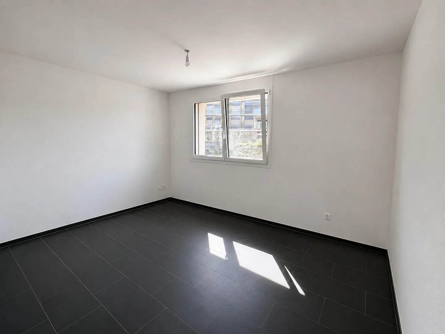 Moderne 4.5-Zimmer-Wohnung - Foto 5 von 14