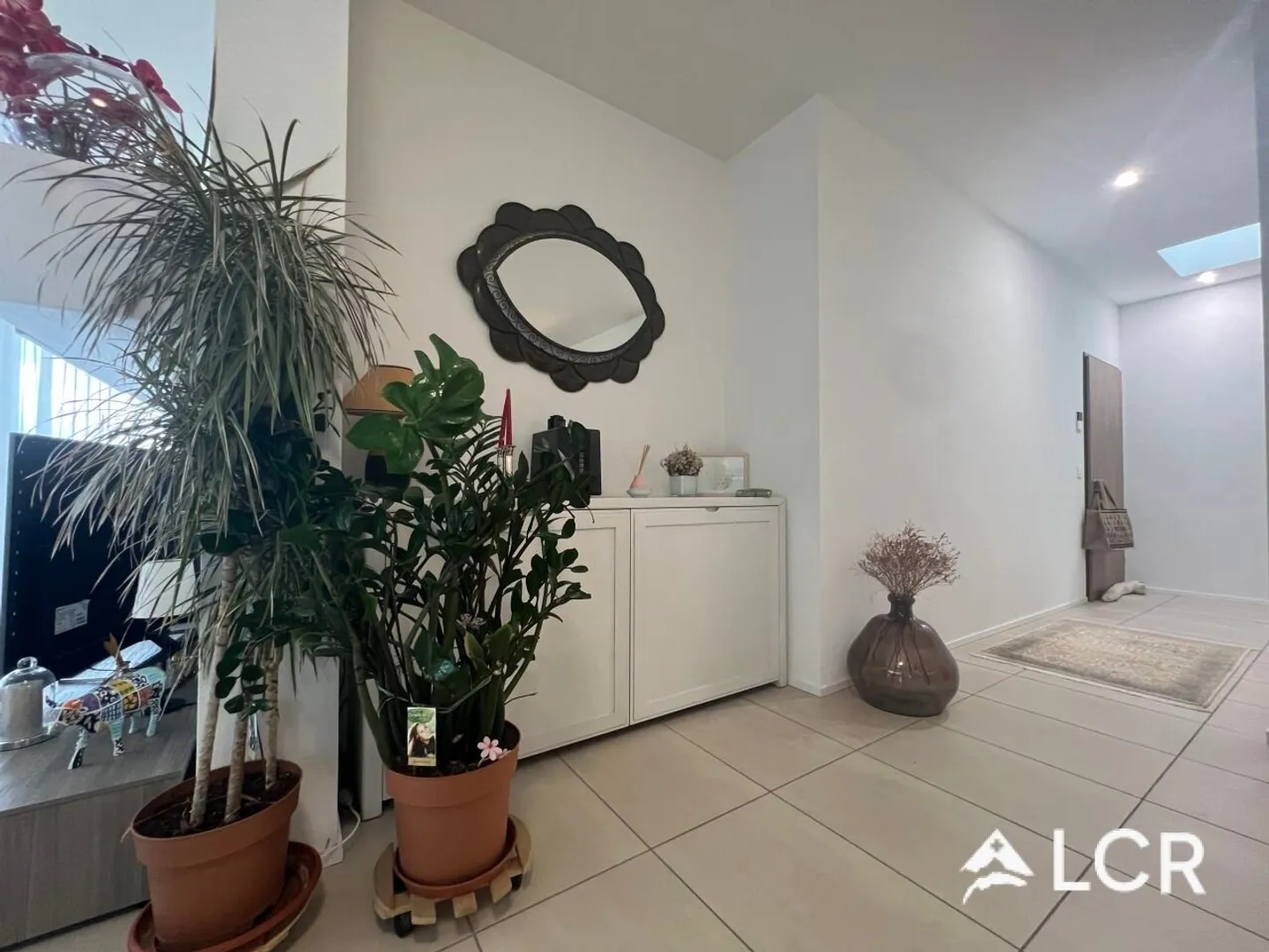 Magnifique appartement de 3,5 pièces avec 2 chambres, 1 salle de bain, 1 balcon et 1 terrasse - Photo 4 sur 13