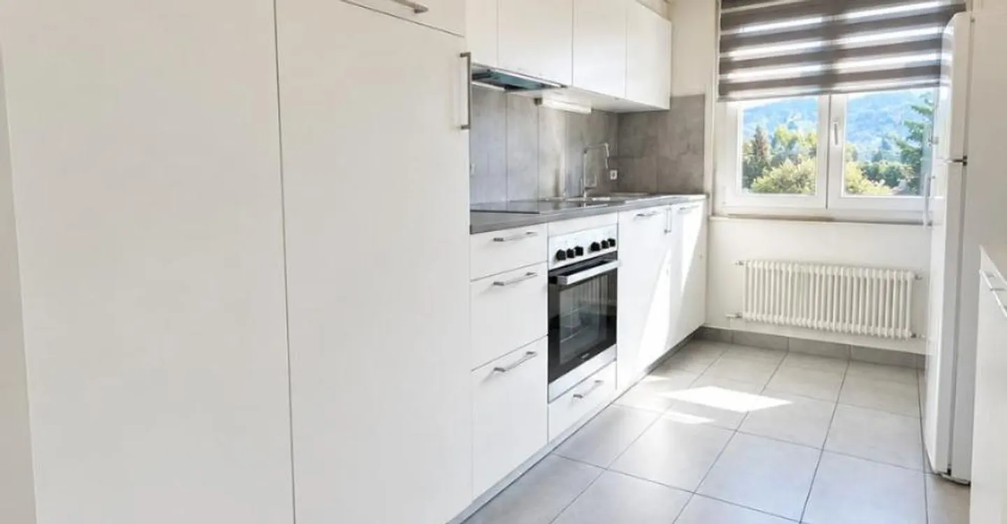 Spacious renovated 3.5-room apartment of approximately 90m2 - Photo 3 of 4