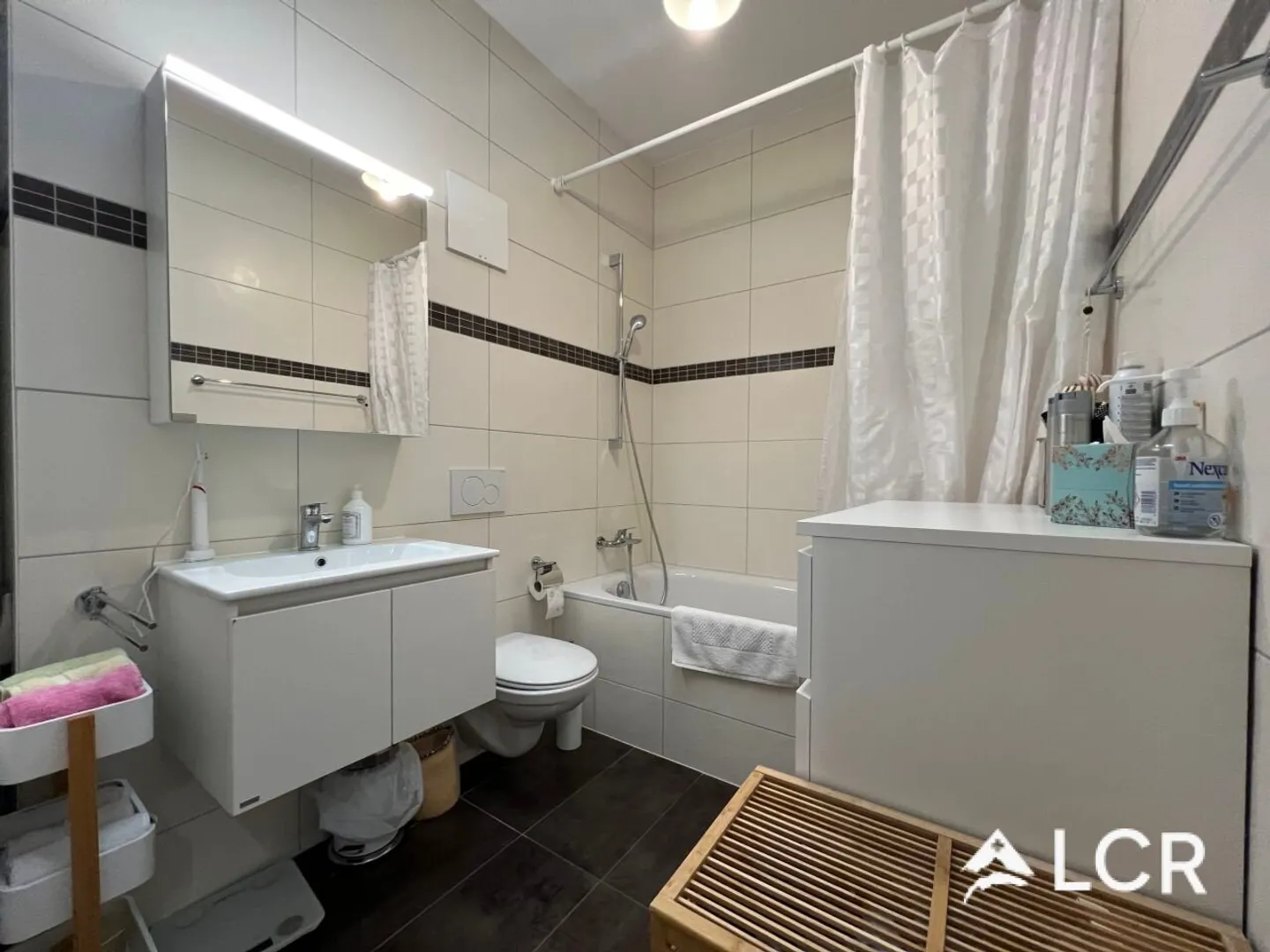 Magnifique appartement de 3,5 pièces avec 2 chambres, 1 salle de bain, 1 balcon et 1 terrasse - Photo 11 sur 13