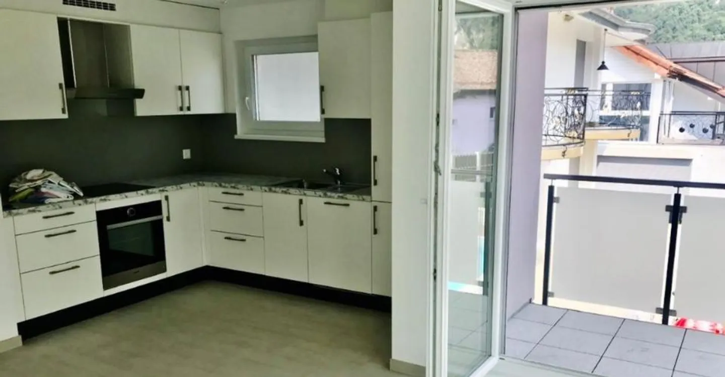 RENNAZ - Superb 2.5 room apartment on the first floor with balcony next to the hospital. - Photo 4 of 6