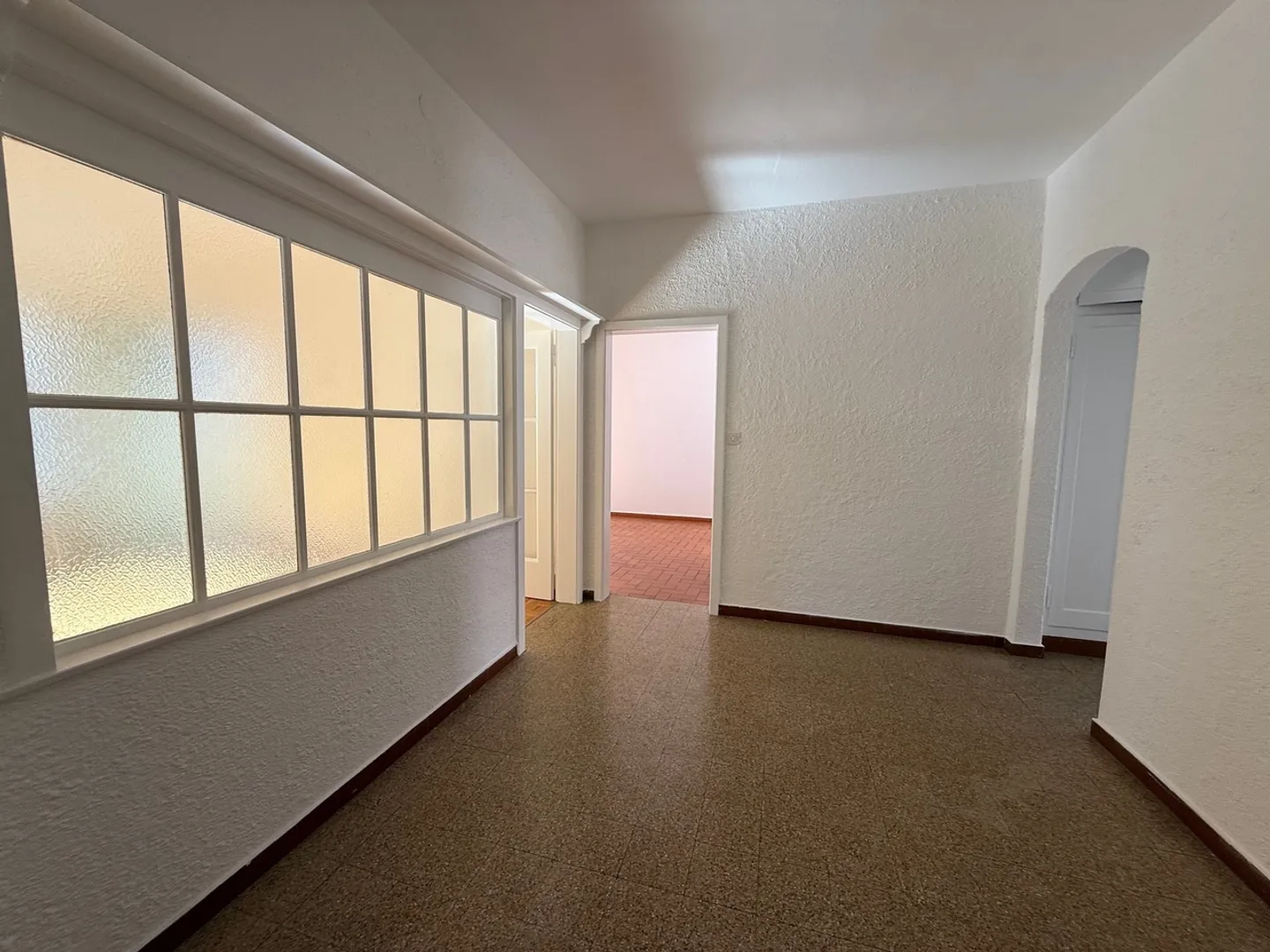 Appartamento confortevole 4 stanze in zona tranquilla - Foto 4 di 14