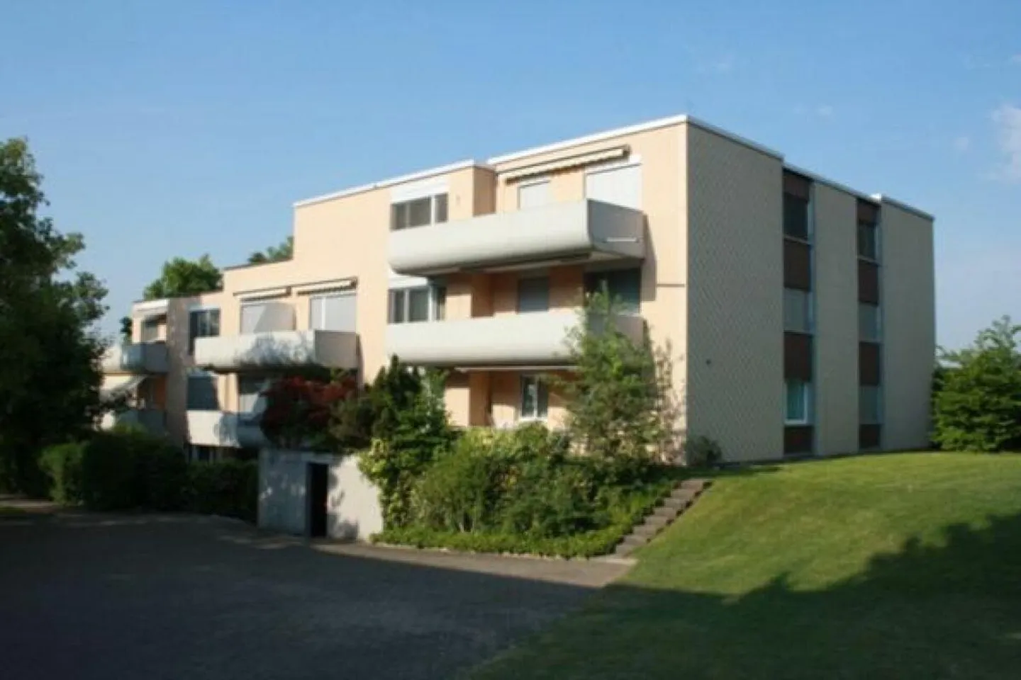 Appartement calme de 4,5 pièces avec 2 balcons - Photo 1 sur 12