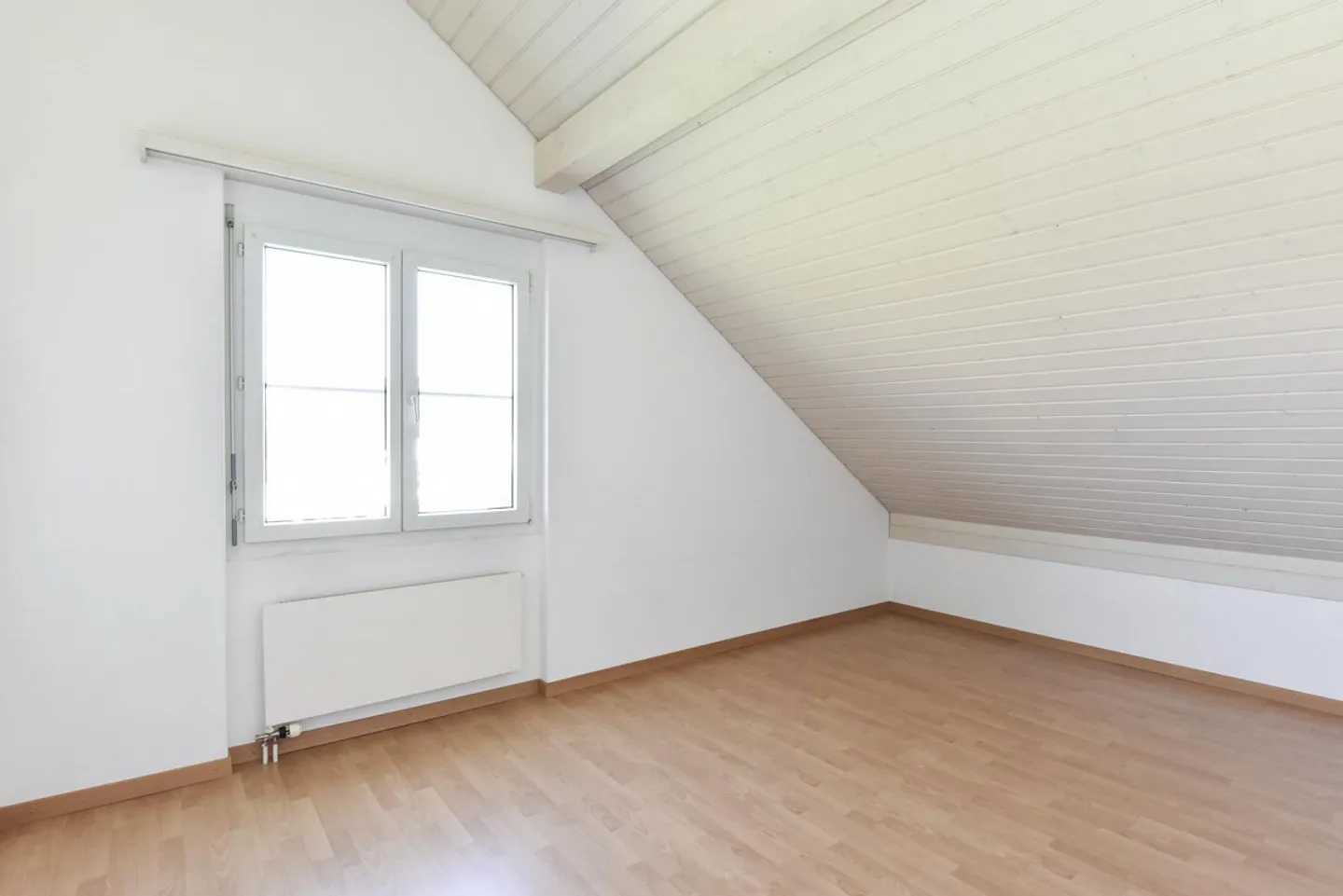 Bel et lumineux appartement sous les combles - Photo 4 sur 8