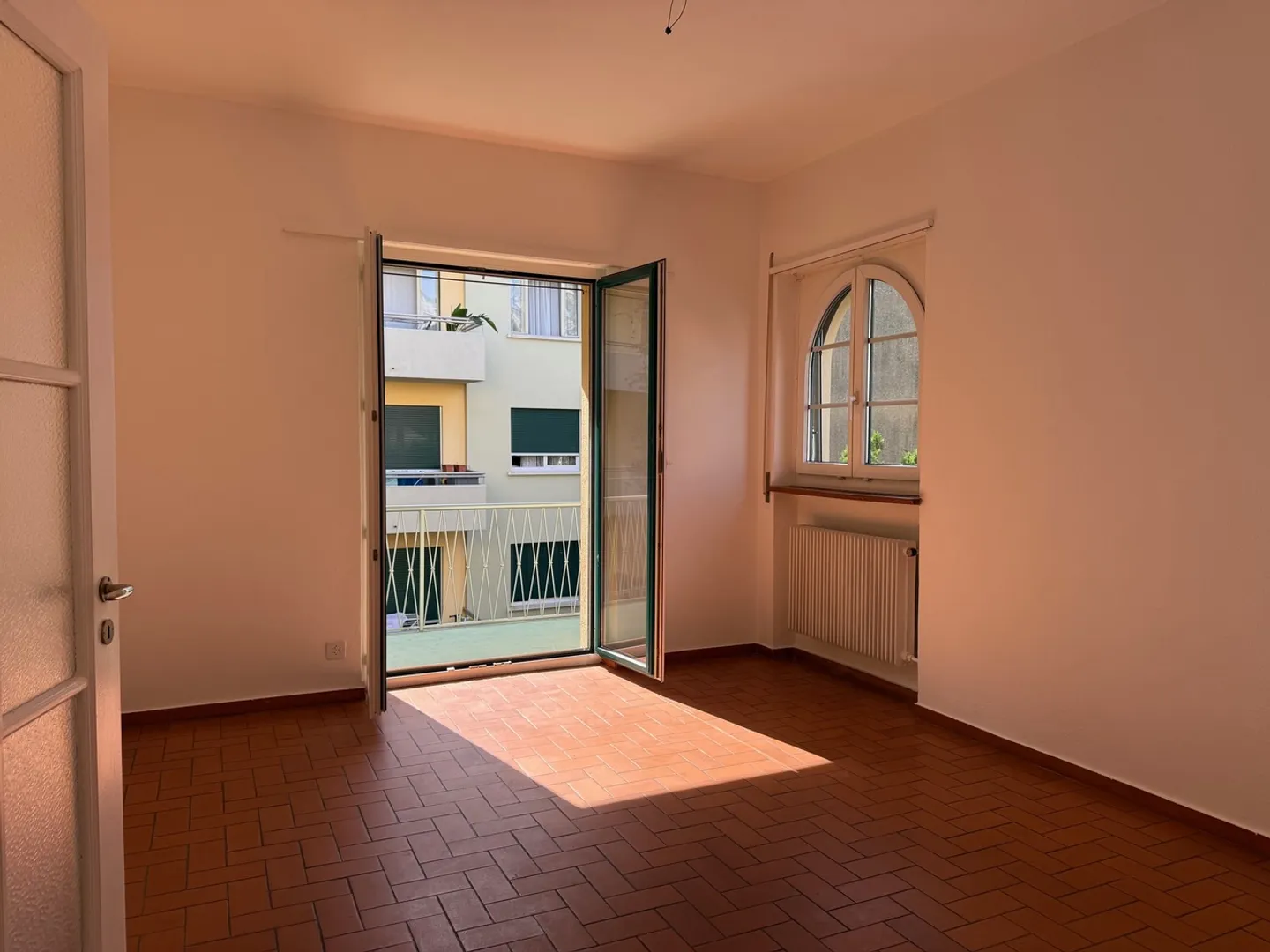 Appartamento confortevole 4 stanze in zona tranquilla - Foto 10 di 14