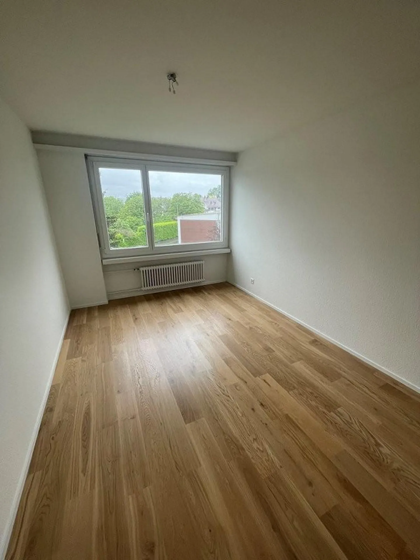Renovated 2-room apartment with lake view in Kilchberg - Photo 2 of 4