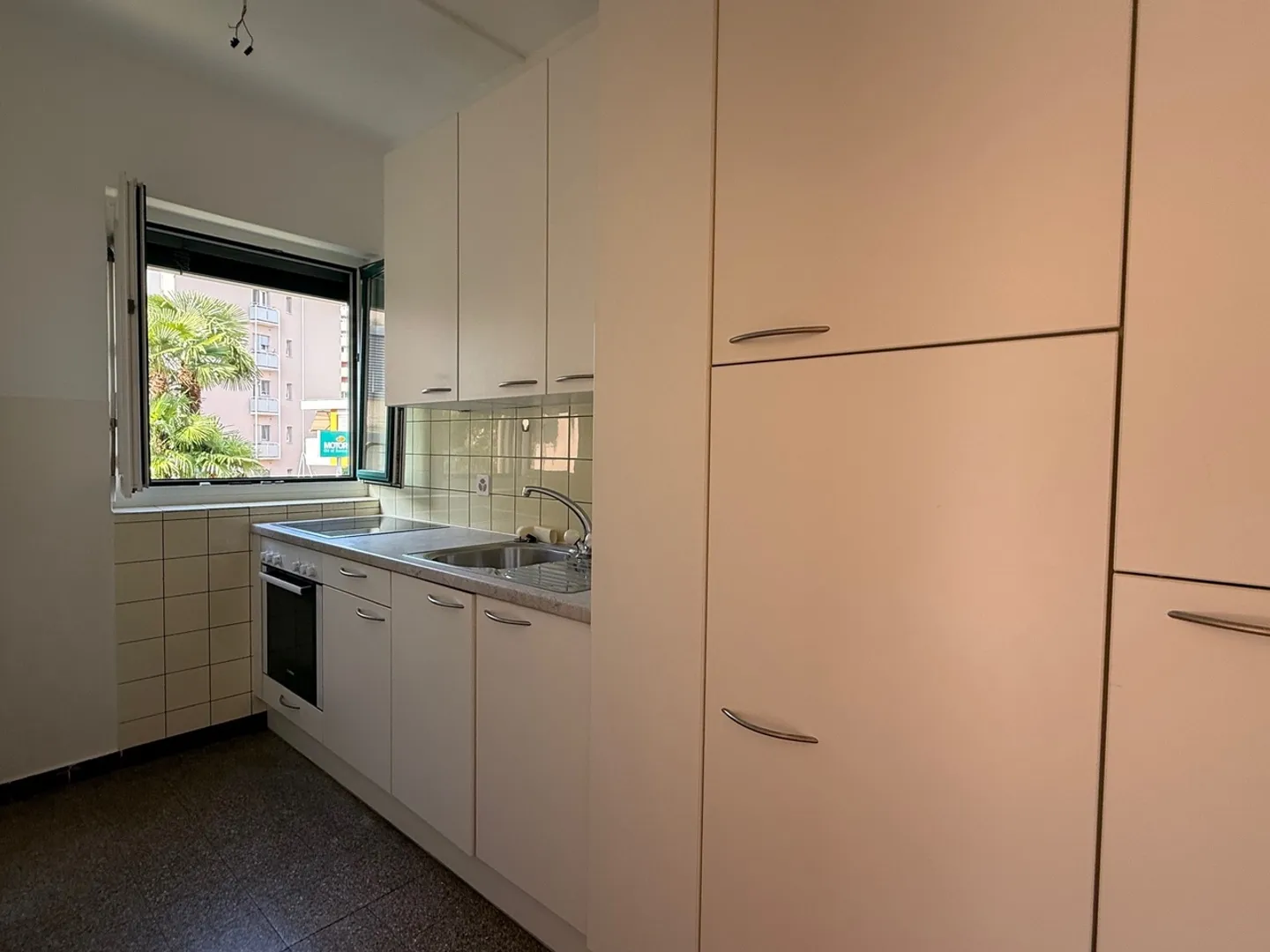 Appartamento confortevole 4 stanze in zona tranquilla - Foto 11 di 14
