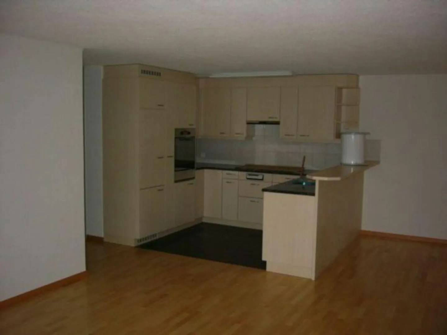 Appartement calme de 4,5 pièces avec 2 balcons - Photo 3 sur 12