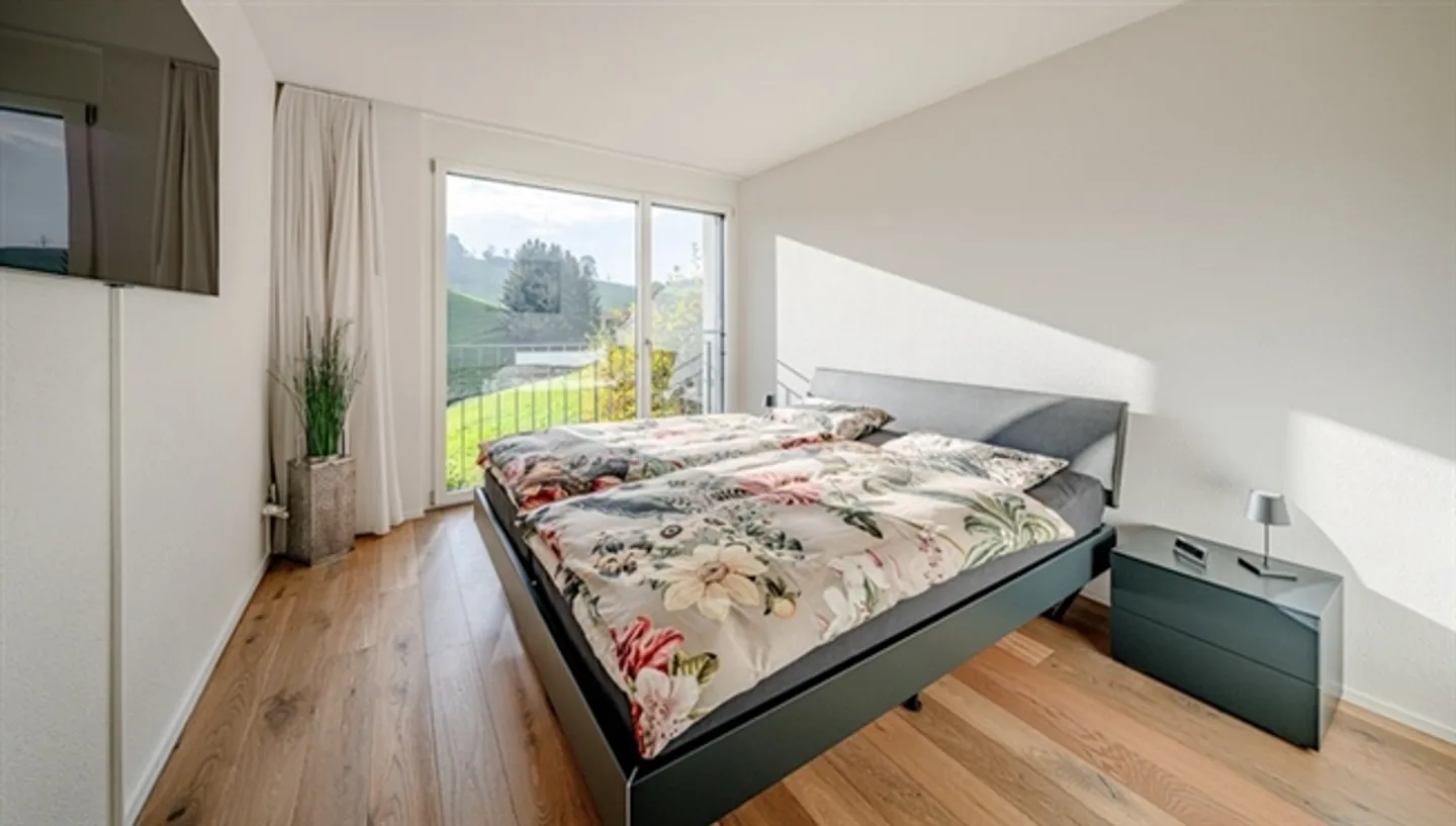 PENTHOUSE WITH A VIEW - Photo 6 of 8