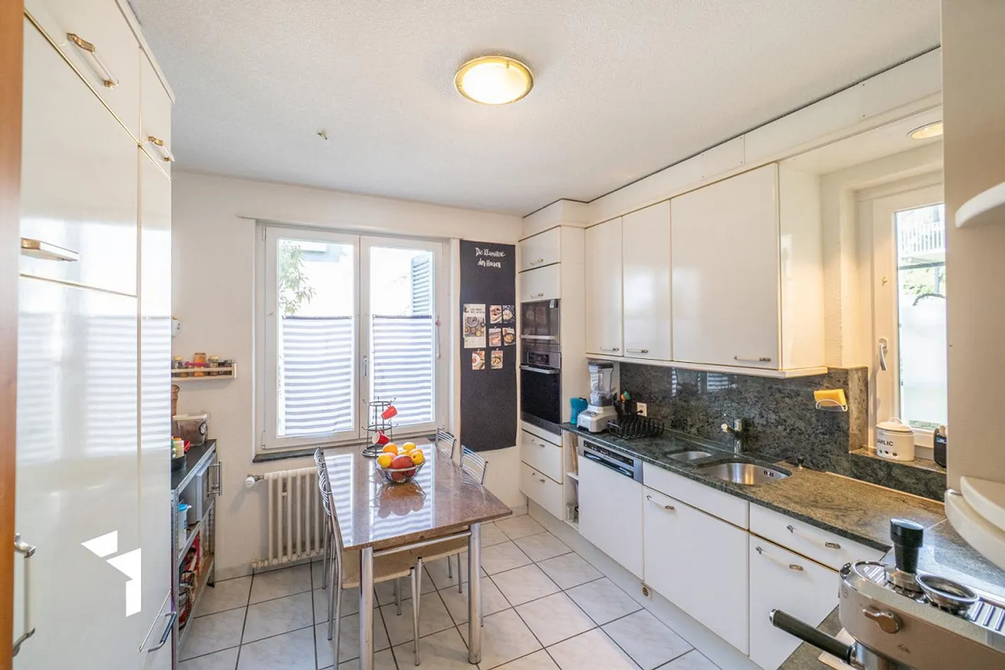 Fehr Real Estate - Charming 2-Generation House with Large Surroundings - Photo 3 of 13