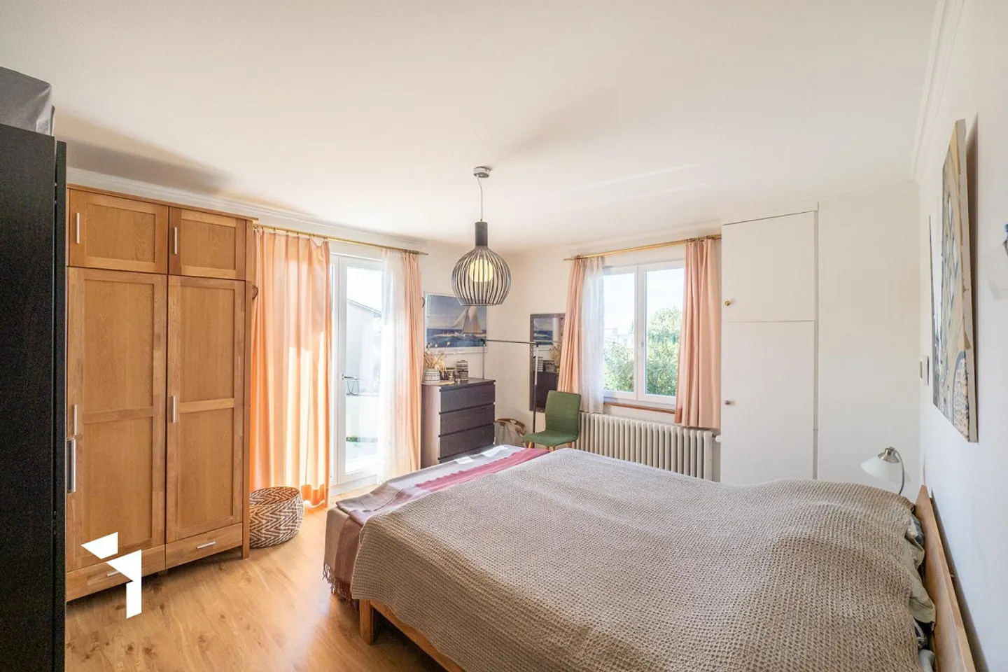 Fehr Real Estate - Charming 2-Generation House with Large Surroundings - Photo 4 of 13