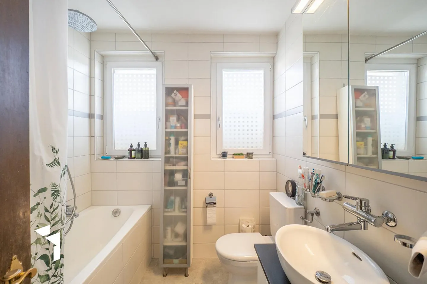 Fehr Real Estate - Charming 2-Generation House with Large Surroundings - Photo 6 of 13