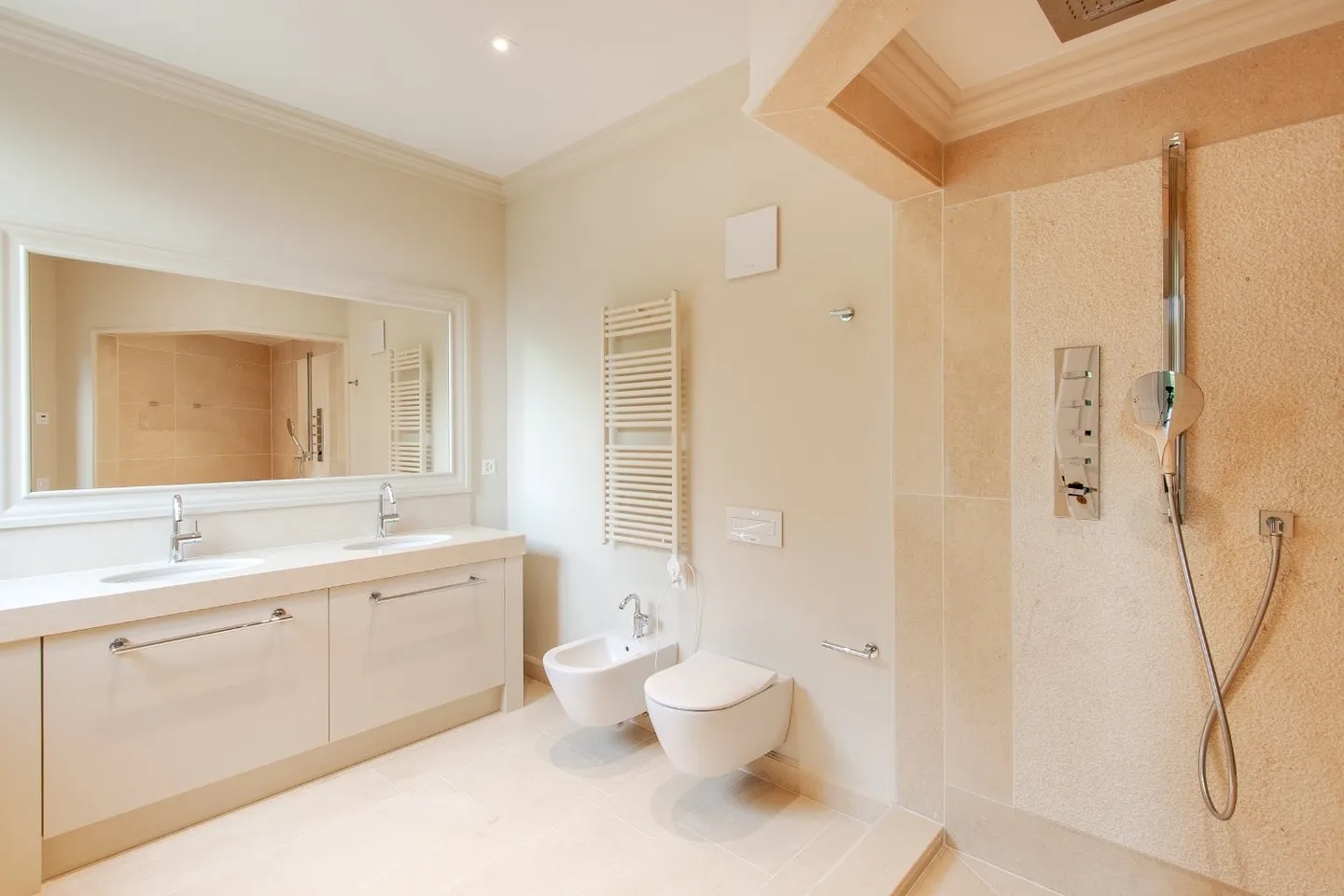 COLLINA D'ORO-AGRA - Luxurious 276 sqm apartment with large loggia and lake view (Ref. 303) - Photo 8 of 18