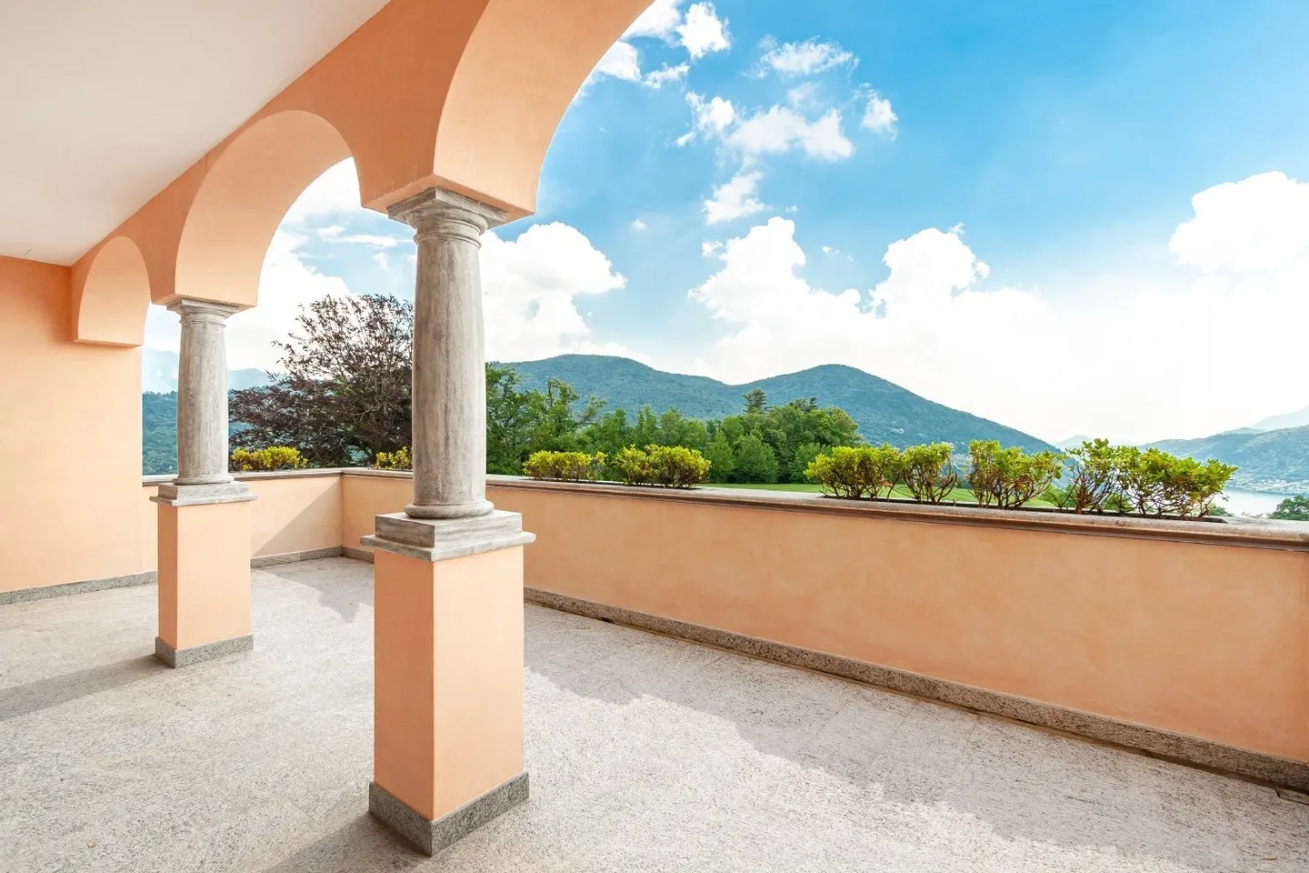 COLLINA D'ORO-AGRA - Luxurious 276 sqm apartment with large loggia and lake view (Ref. 303) - Photo 12 of 18