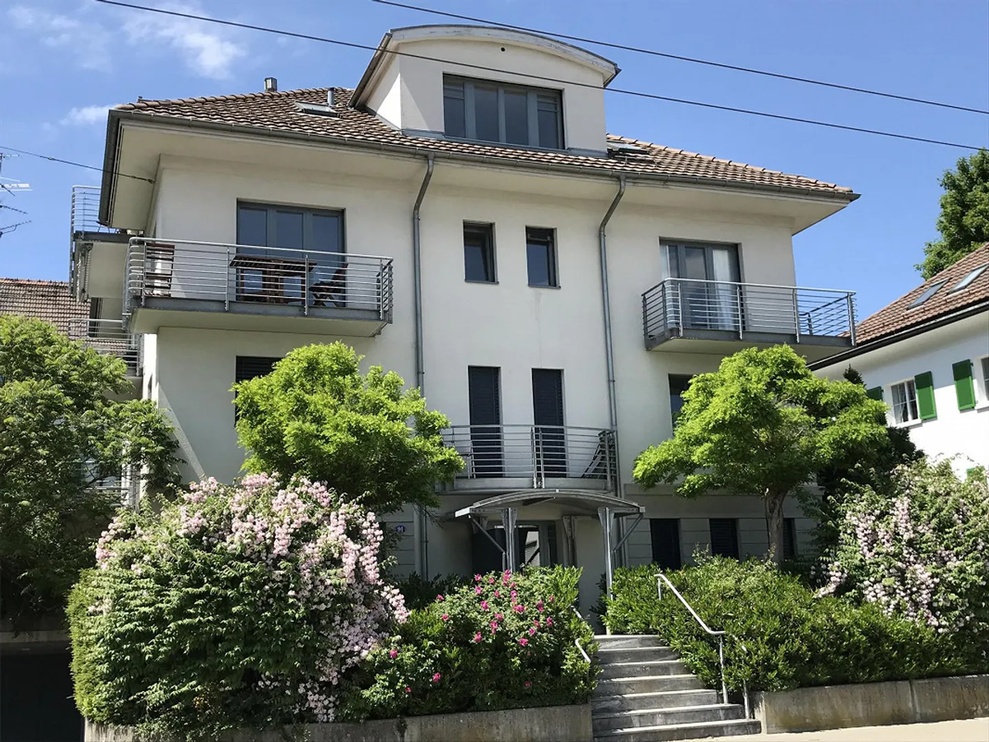 Vicino HSG: Bellissimo, luminoso e tranquillo appartamento mansardato con 2 camere - Foto 1 di 6