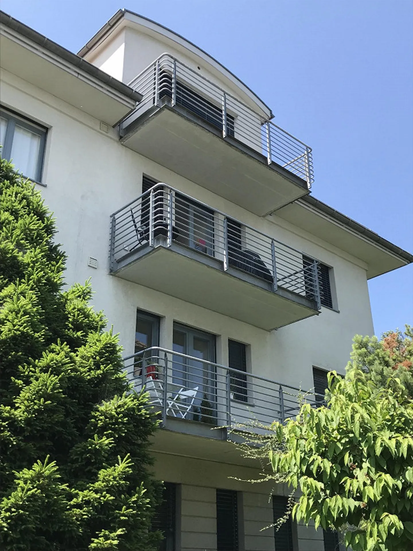 Vicino HSG: Bellissimo, luminoso e tranquillo appartamento mansardato con 2 camere - Foto 6 di 6