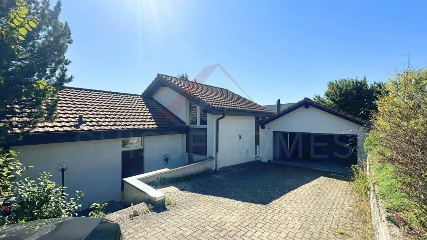 Villa familiare spaziosa con 6 camere e giardino soleggiato - Le Mouret - Foto 1 di 4