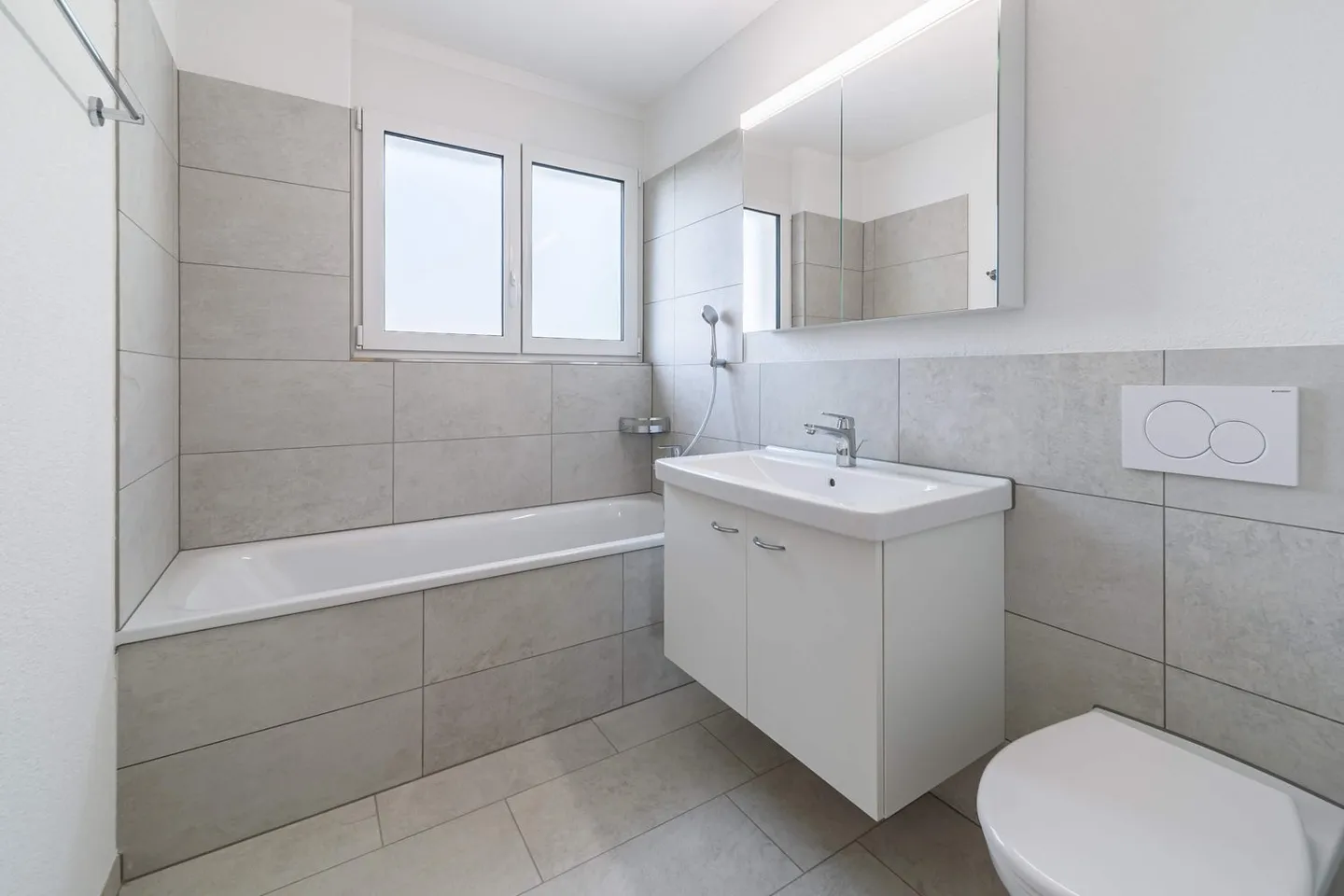 Appartamento moderno di 4,5 stanze al 2° piano - Foto 4 di 8