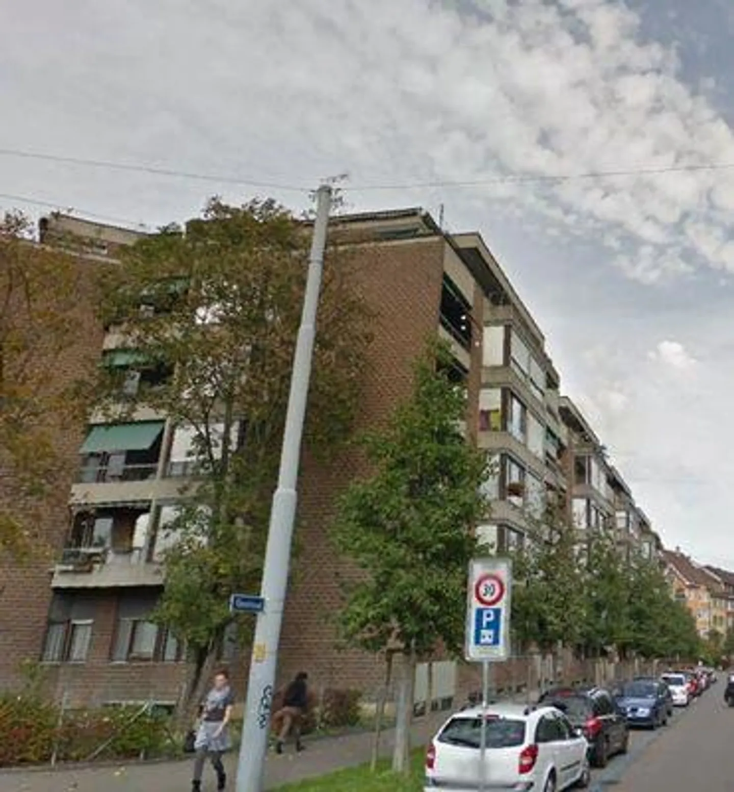 Appartement rénové de 1,5 pièce dans le quartier St. Johann - Photo 1 sur 5