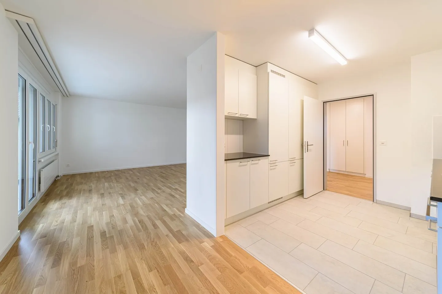 Appartamento moderno di 4,5 stanze al 2° piano - Foto 6 di 8