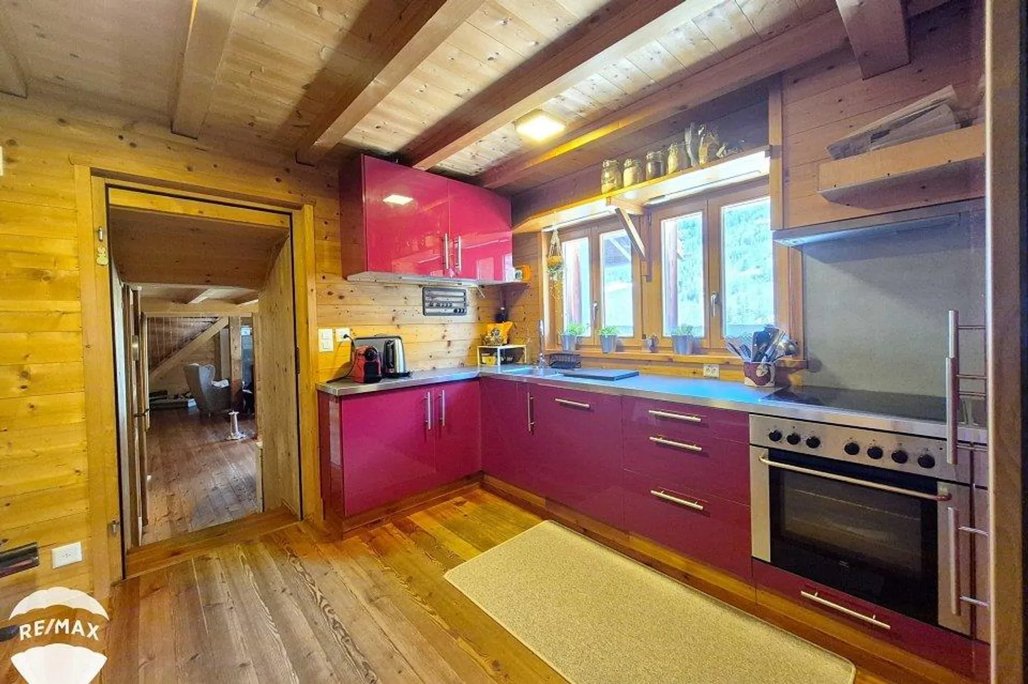 Mayen transformé en appartements et garage. - Photo 1 sur 13