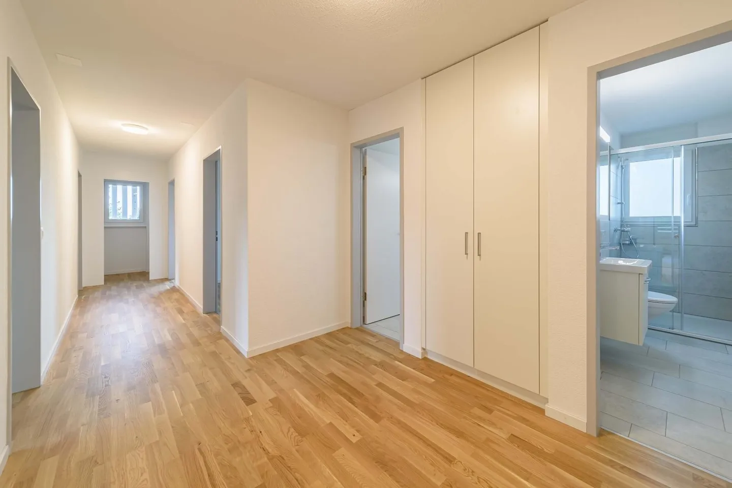 Appartamento moderno di 4,5 stanze al 2° piano - Foto 8 di 8