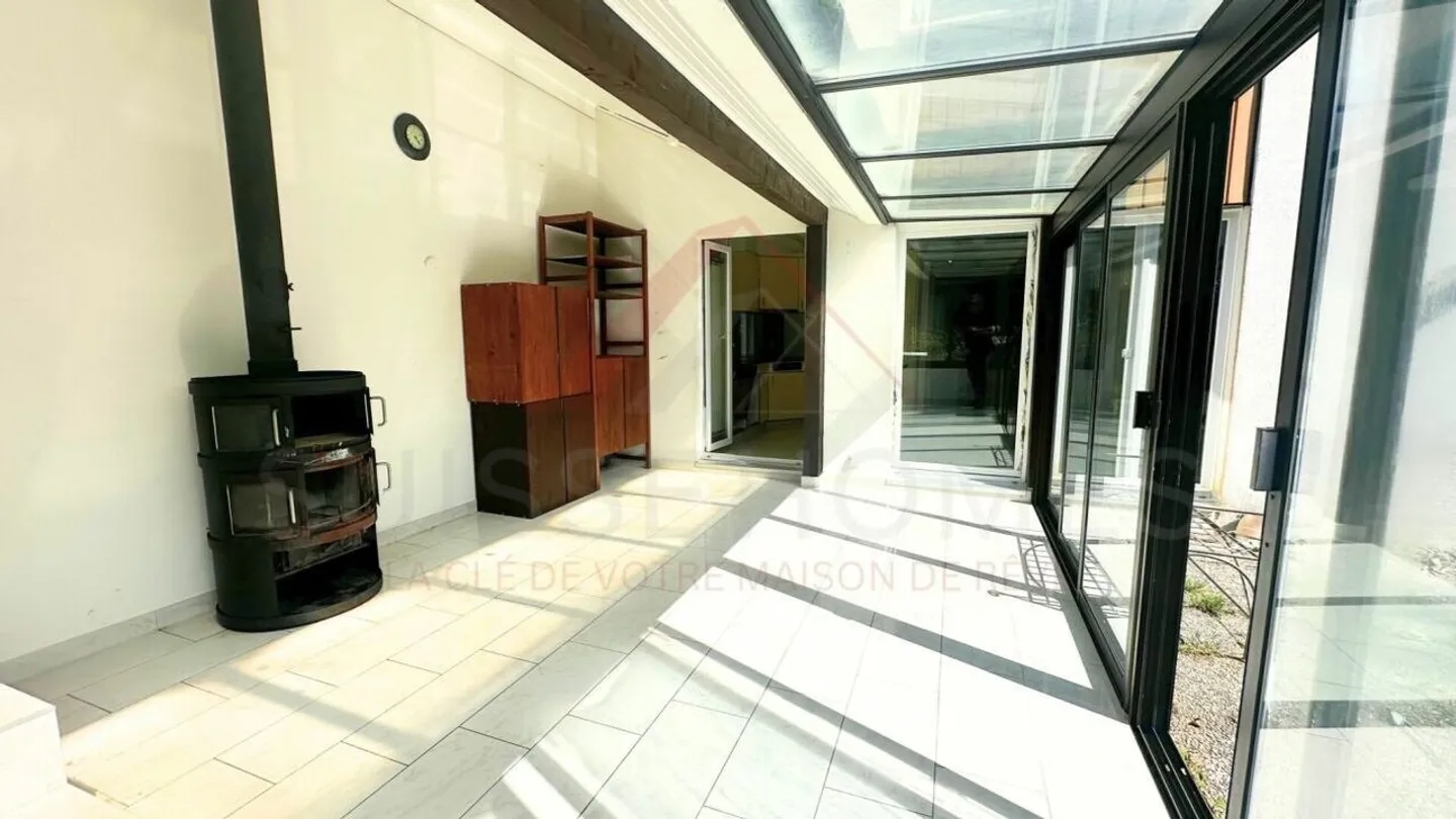 Villa familiare spaziosa con 6 camere e giardino soleggiato - Le Mouret - Foto 3 di 4