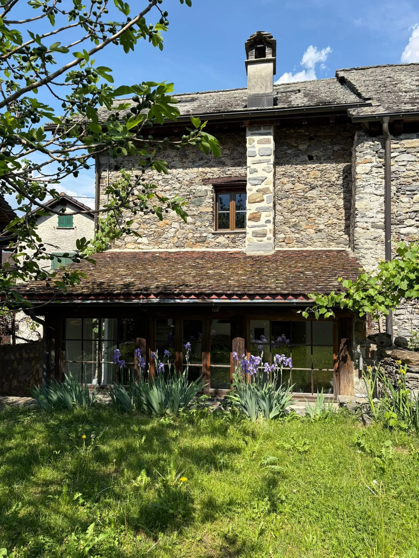 Maison en Pierre Rustique avec Cheminée, Four à Pizza et Chapelle - Photo 1 sur 23