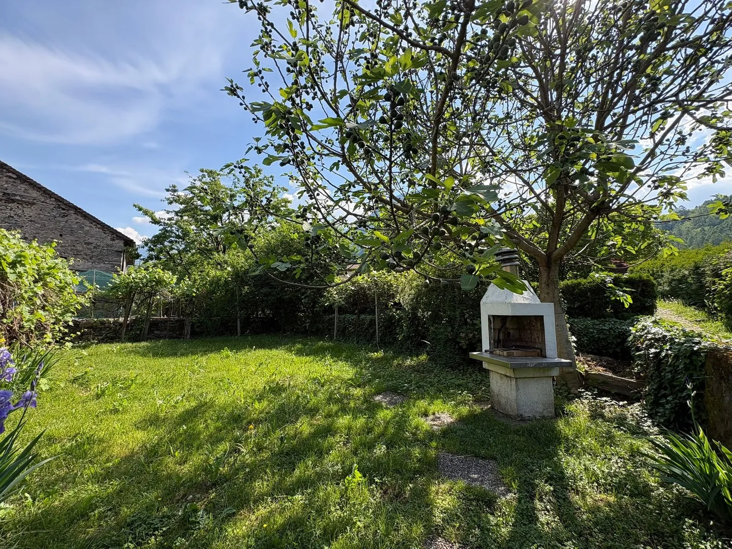 Maison en Pierre Rustique avec Cheminée, Four à Pizza et Chapelle - Photo 2 sur 23