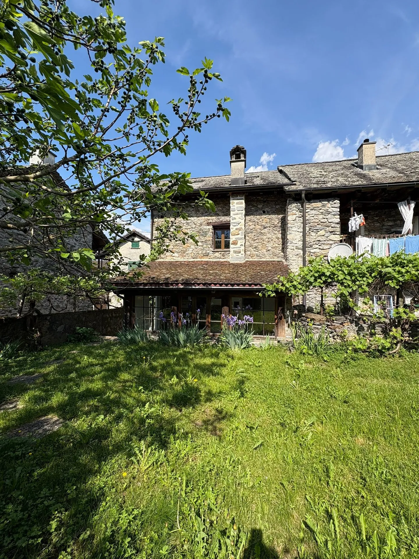 Maison en Pierre Rustique avec Cheminée, Four à Pizza et Chapelle - Photo 19 sur 23