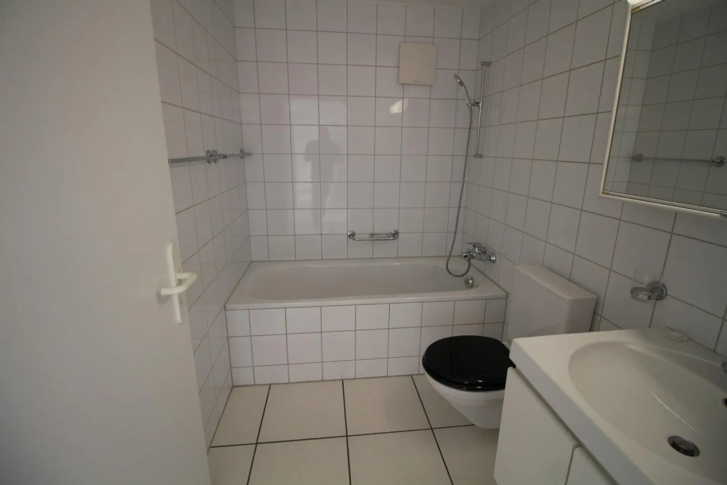 Geräumige Wohnung mit Terrasse - Foto 2 von 13