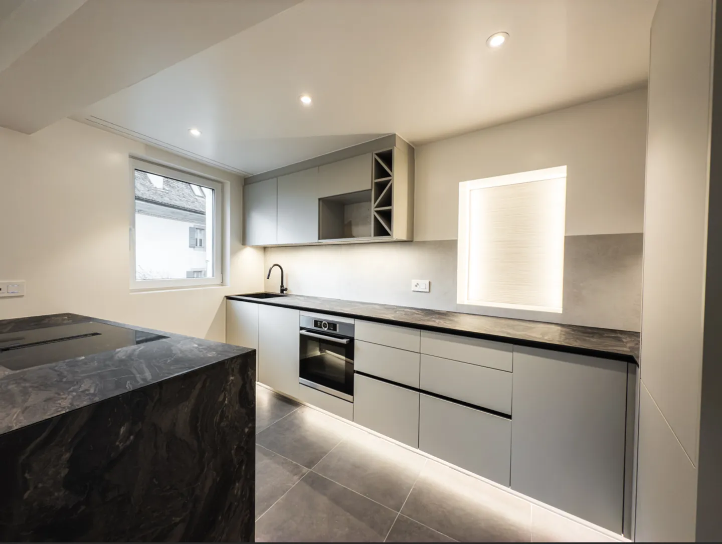 SUPERBO EDIFICIO DI DUE APPARTAMENTI A 2 PASSI DAL LAGO - Foto 2 di 16