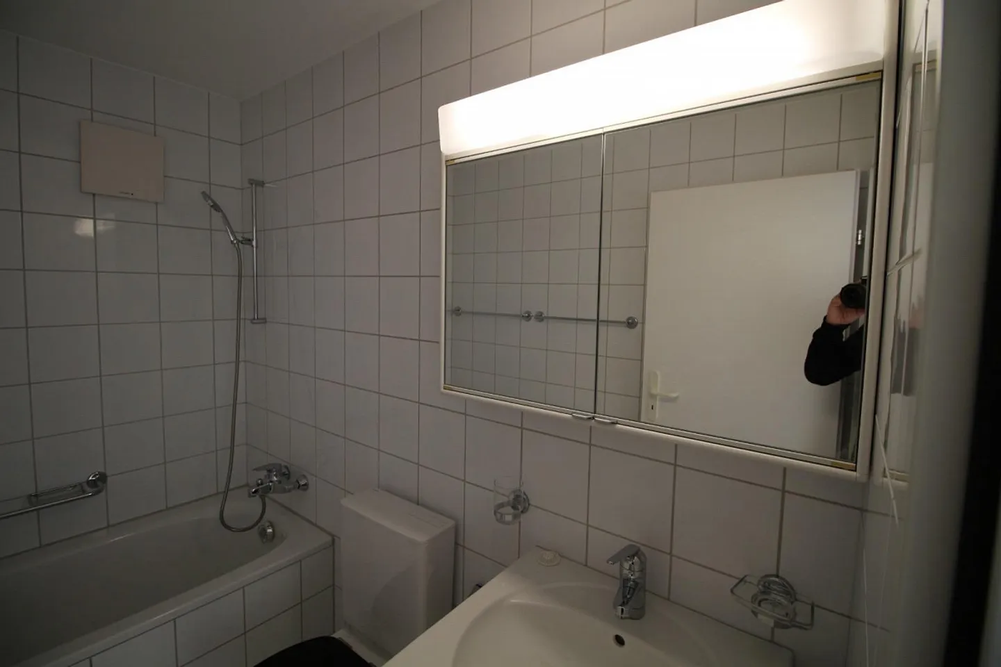 Geräumige Wohnung mit Terrasse - Foto 3 von 13