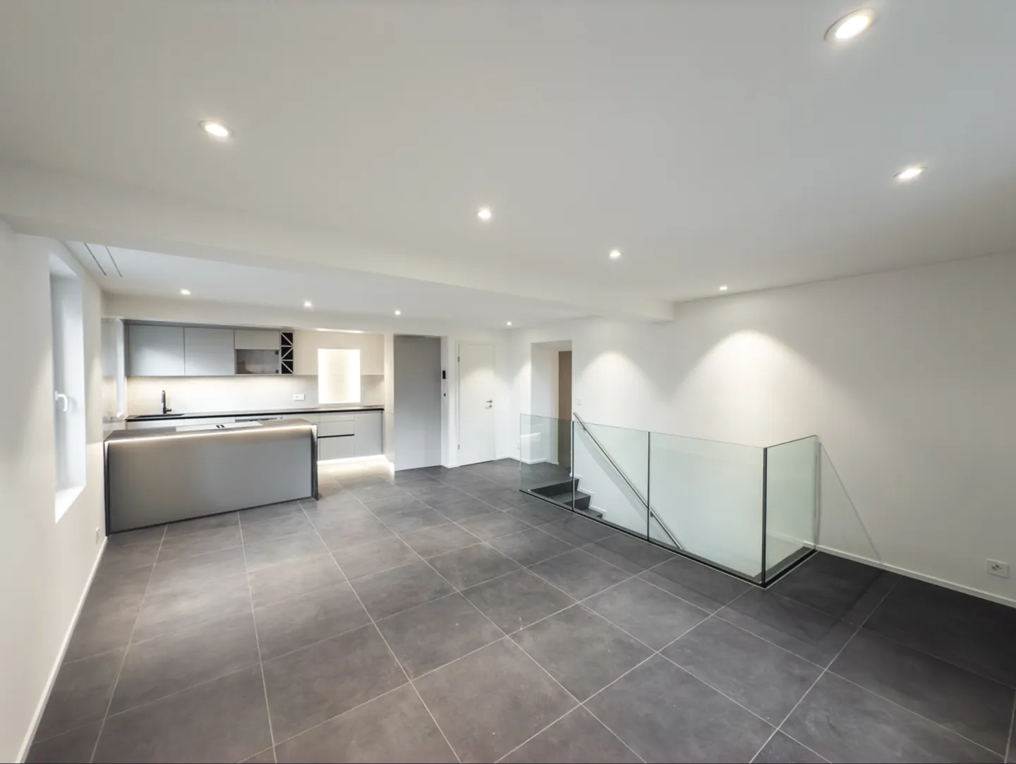 SUPERBO EDIFICIO DI DUE APPARTAMENTI A 2 PASSI DAL LAGO - Foto 4 di 16