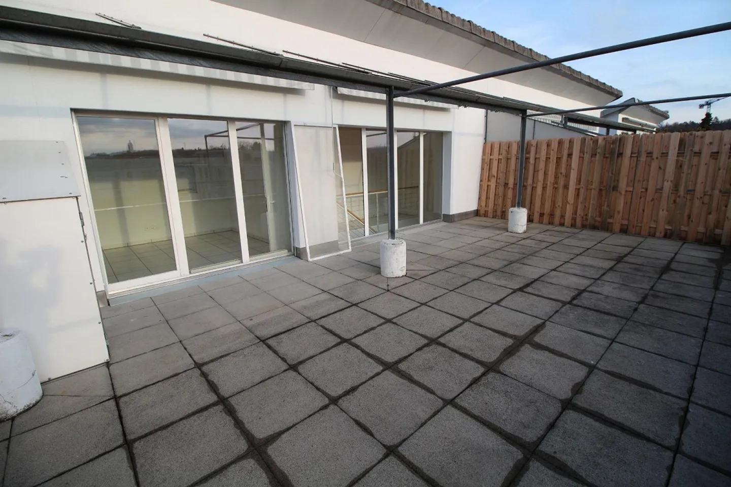 Geräumige Wohnung mit Terrasse - Foto 9 von 13