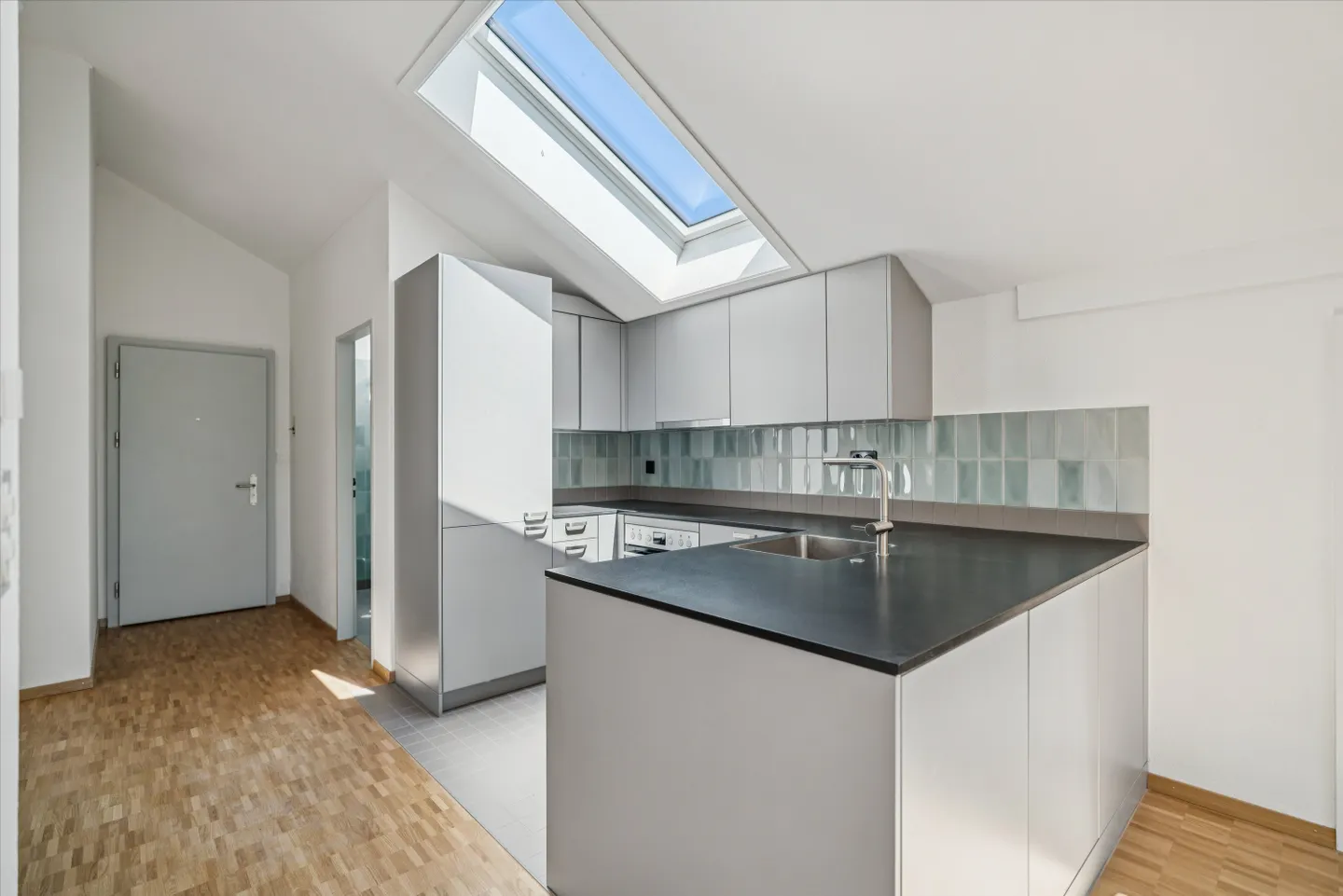 Charmante Dachwohnung a Uster - Foto 2 di 7