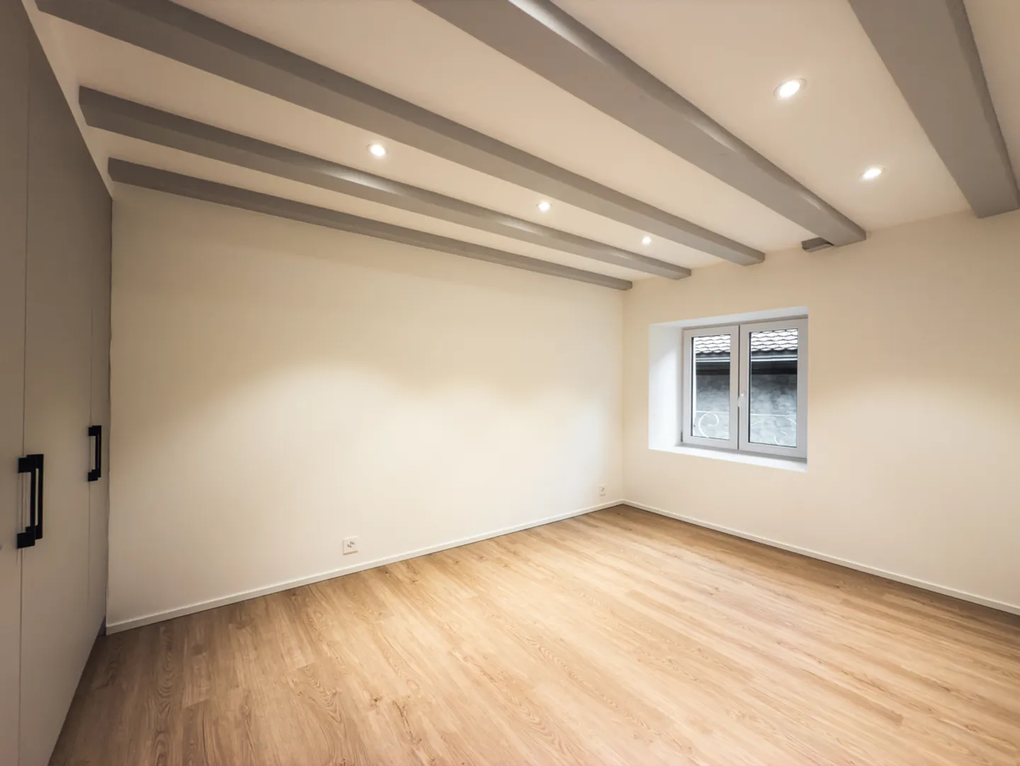 SUPERBO EDIFICIO DI DUE APPARTAMENTI A 2 PASSI DAL LAGO - Foto 8 di 16