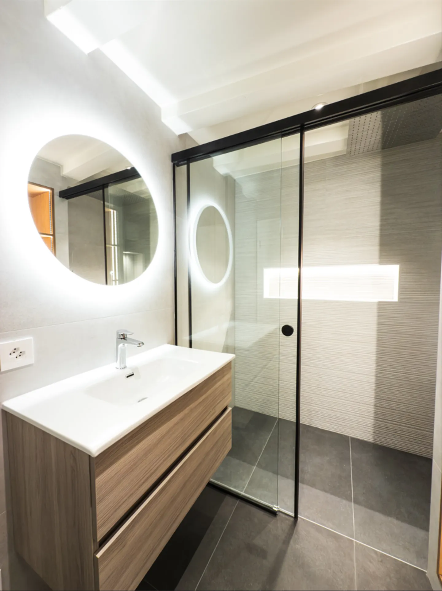 SUPERBO EDIFICIO DI DUE APPARTAMENTI A 2 PASSI DAL LAGO - Foto 11 di 16