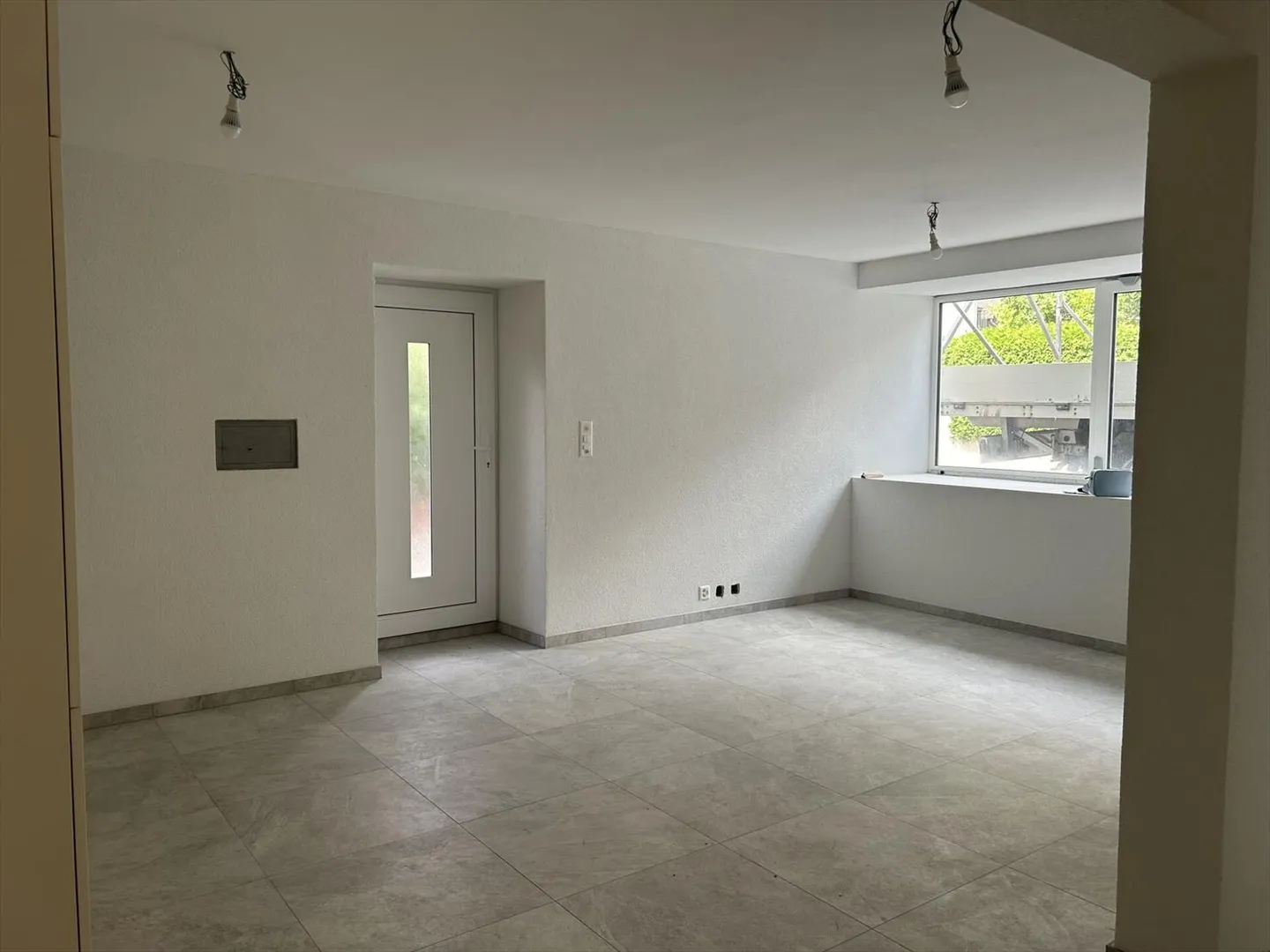 Luminoso appartamento di 2,5 locali completamente ristrutturato ad Ardon - Foto 5 di 6