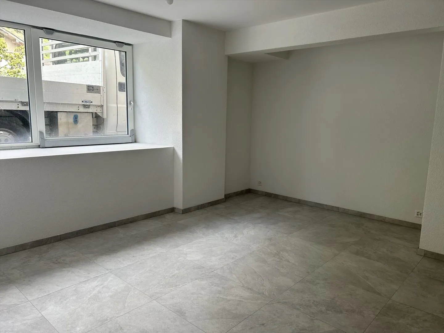 Luminoso appartamento di 2,5 locali completamente ristrutturato ad Ardon - Foto 6 di 6