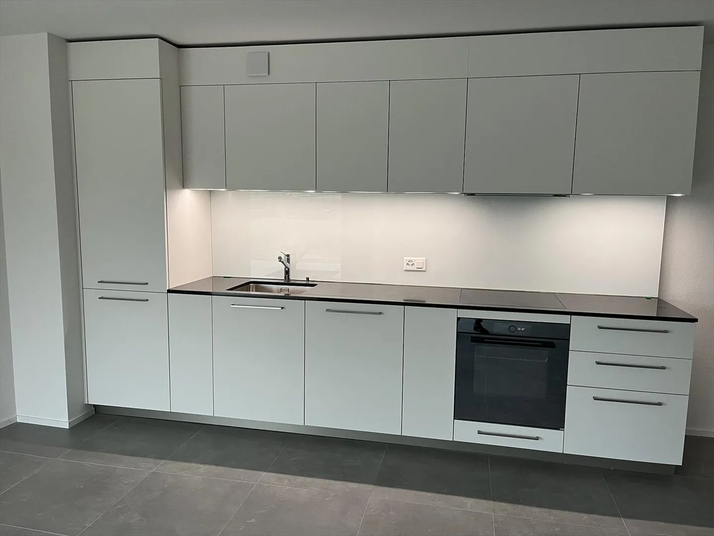 05467 - Appart. 2.5 PCES (C4.A3.0.33) - CHAMP-DE-LUNE 2 - ESTAVAYER-LE-LAC - Foto 3 von 6