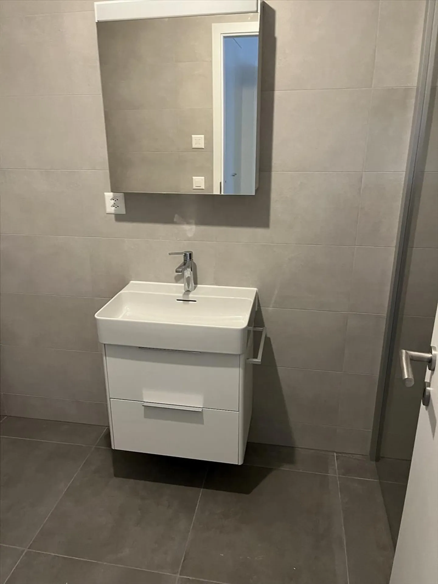 05467 - Appart. 2.5 PCES (C4.A3.0.33) - CHAMP-DE-LUNE 2 - ESTAVAYER-LE-LAC - Foto 5 von 6