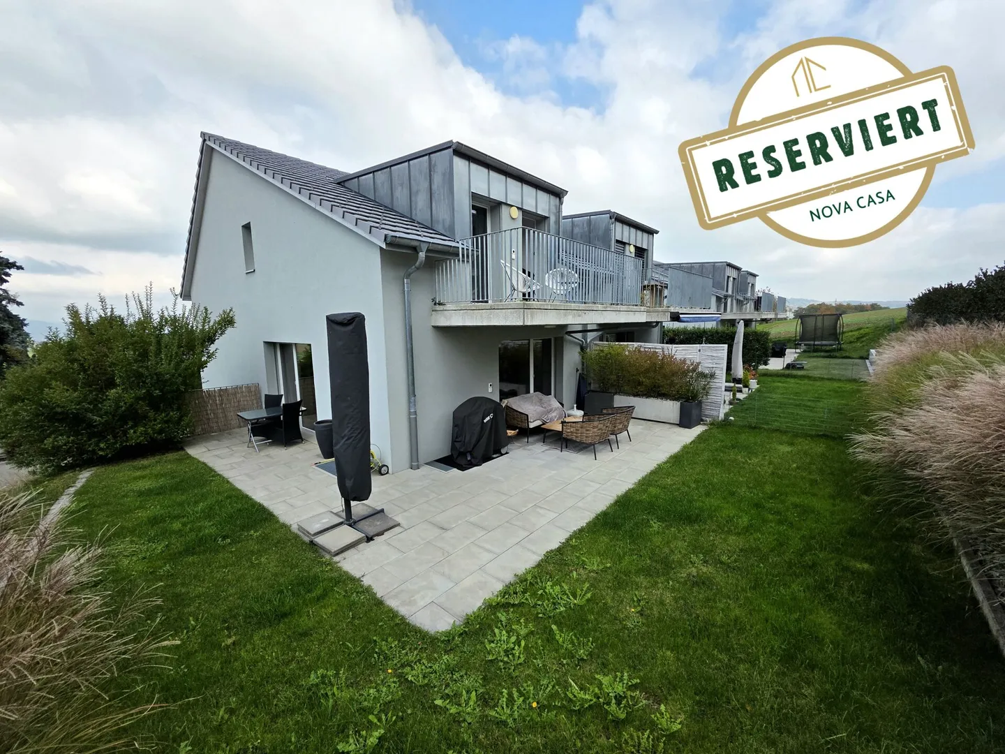 Reserviert - Modernes Eigenheim mit Wohlfühlcharakter und sonniger Terrasse - Foto 1 von 1