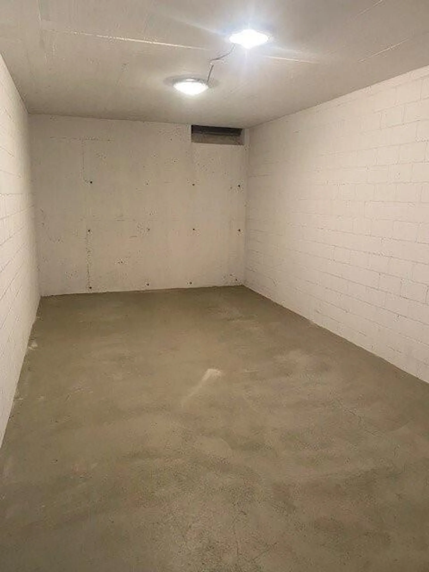 Looking for storage space? - Photo 3 of 3